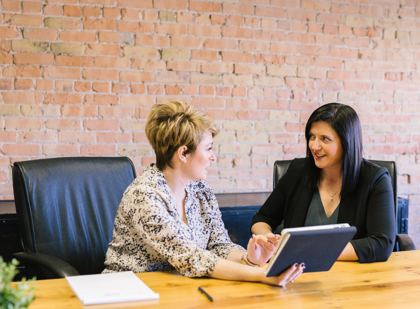 two women doing discussion